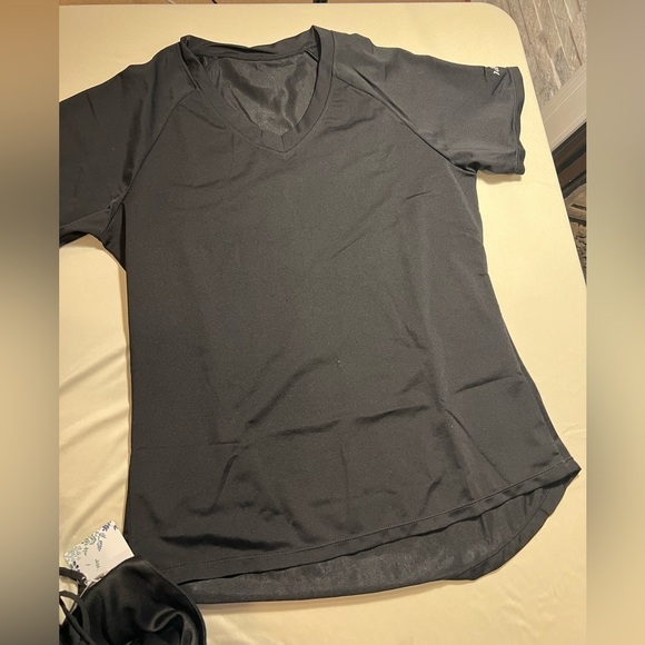 ๐ฅ Lot of 12 Women's Clothing - Sizes S & M | Reseller Box Bundle | NWOT & Pre-O - Picture 3 of 15